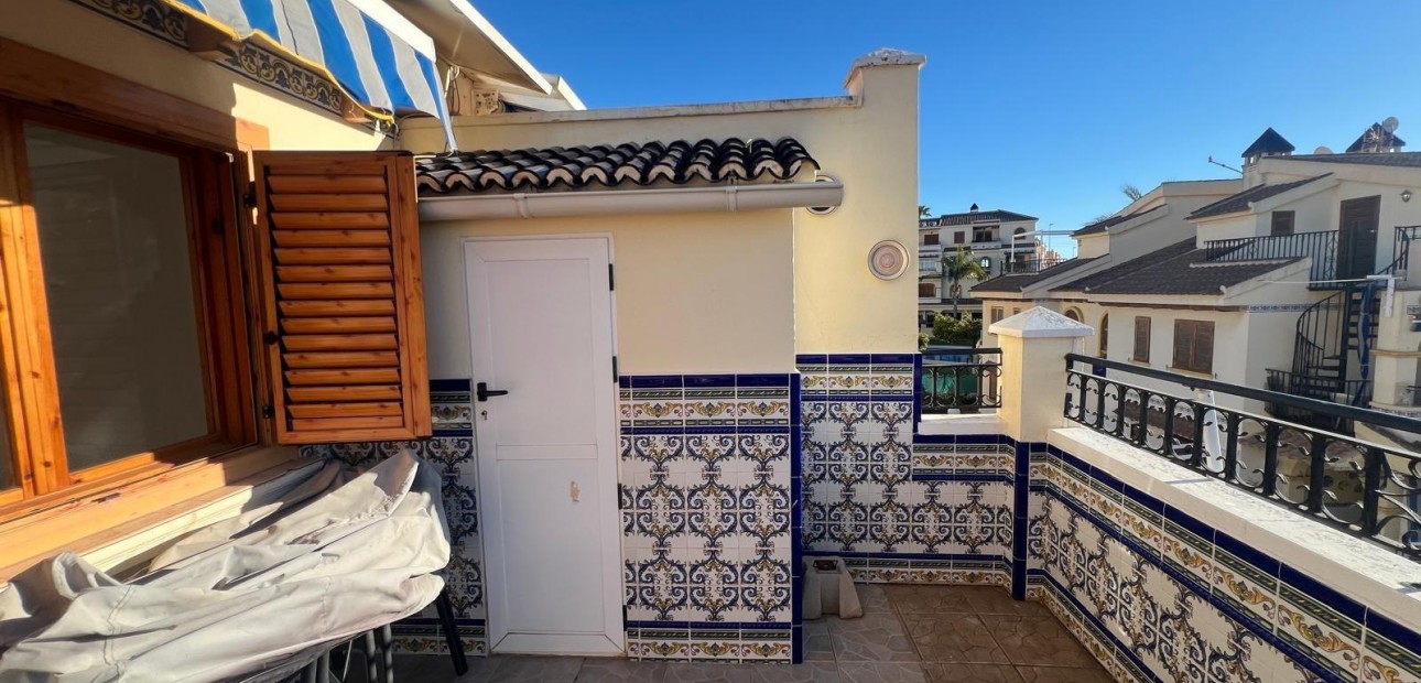 Sale - Apartment / flat -
Torrevieja - Sector 25