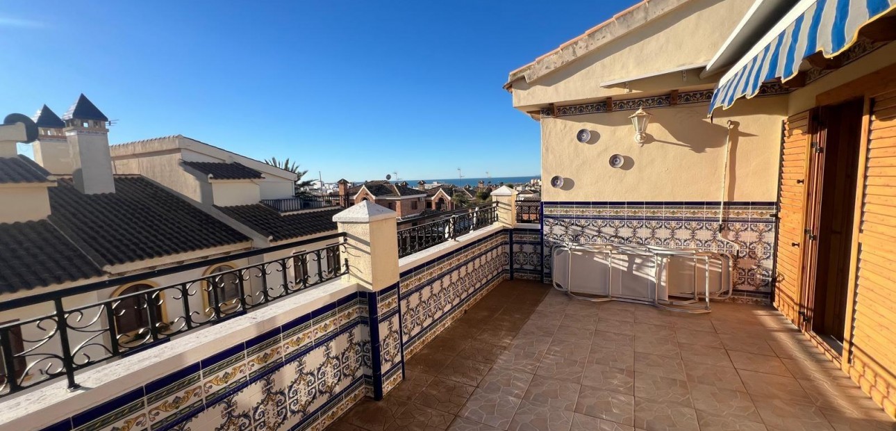 Sale - Apartment / flat -
Torrevieja - Sector 25