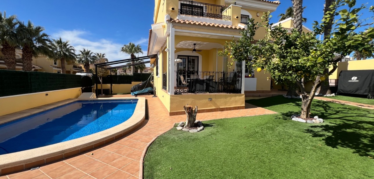 Sale - Detached Villa -
Orihuela Costa - Los Dolses
