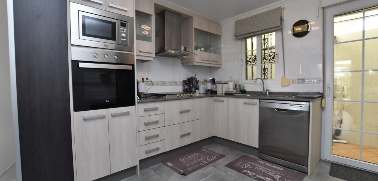 Sale - Detached Villa -
Orihuela Costa - Los Dolses