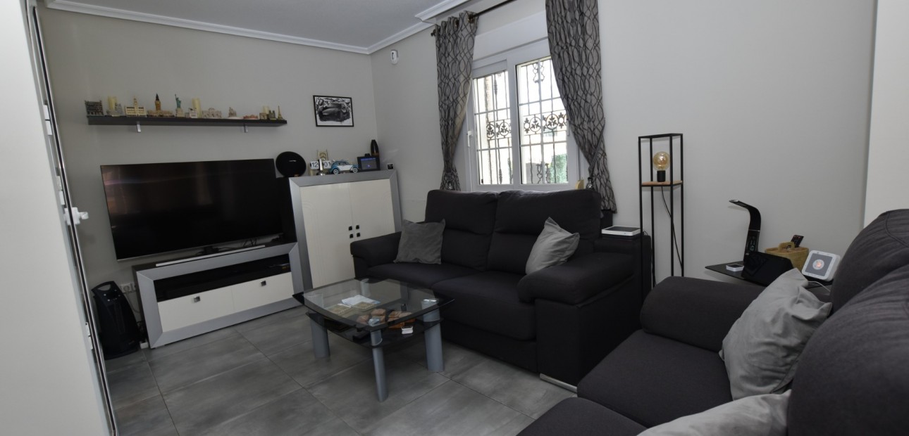 Sale - Detached Villa -
Orihuela Costa - Los Dolses