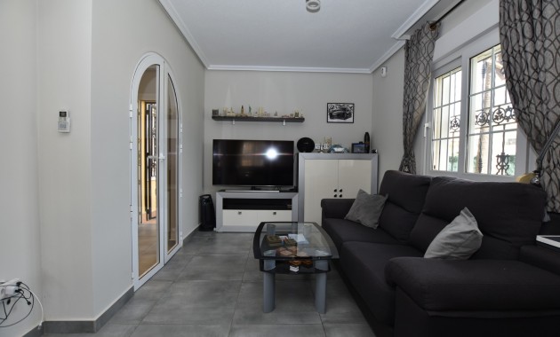 Sale - Detached Villa -
Orihuela Costa - Los Dolses