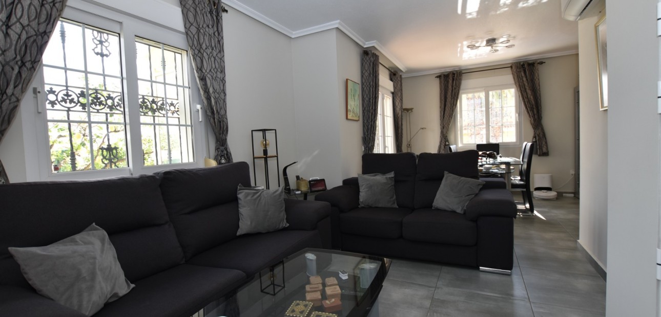 Sale - Detached Villa -
Orihuela Costa - Los Dolses