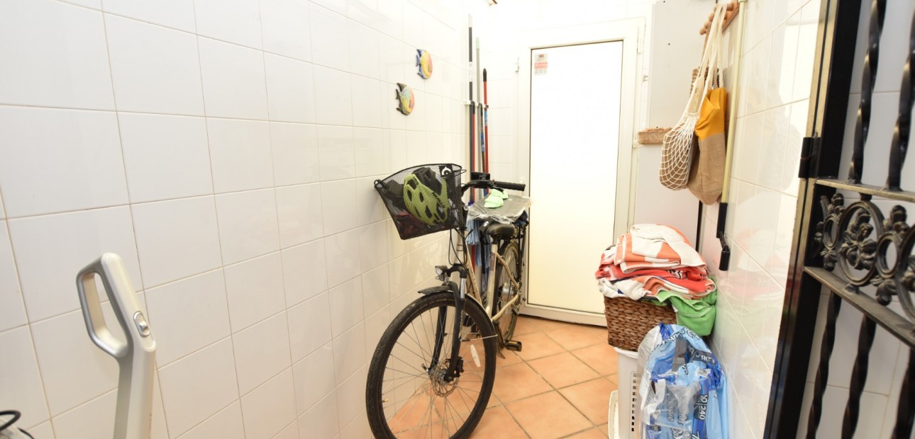 Sale - Detached Villa -
Orihuela Costa - Los Dolses