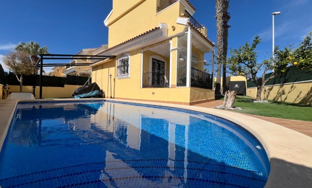 Sale - Detached Villa -
Orihuela Costa - Los Dolses