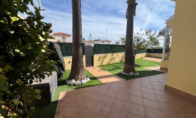 Sale - Detached Villa -
Orihuela Costa - Los Dolses
