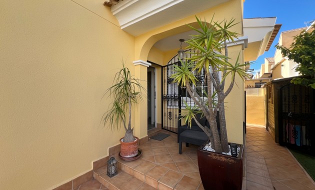 Sale - Detached Villa -
Orihuela Costa - Los Dolses