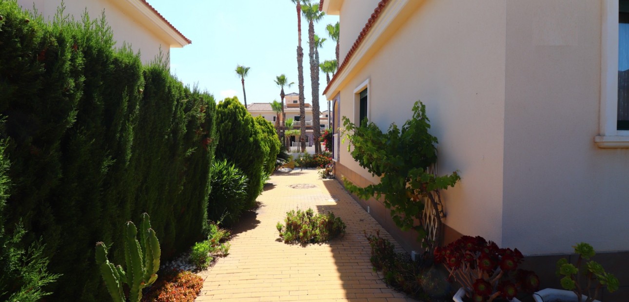 Sale - Townhouse -
Ciudad Quesada - Doña Pepa