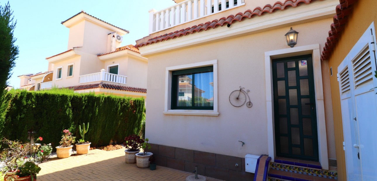 Sale - Townhouse -
Ciudad Quesada - Doña Pepa