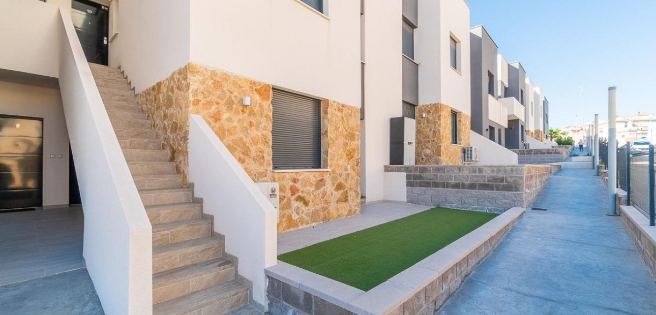 Sale - Terraced house -
Orihuela Costa - Villamartin