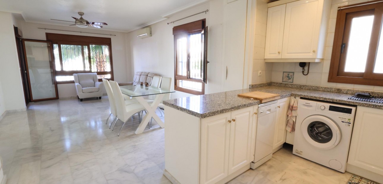 Sale - Apartment / flat -
Orihuela Costa - PAU 8
