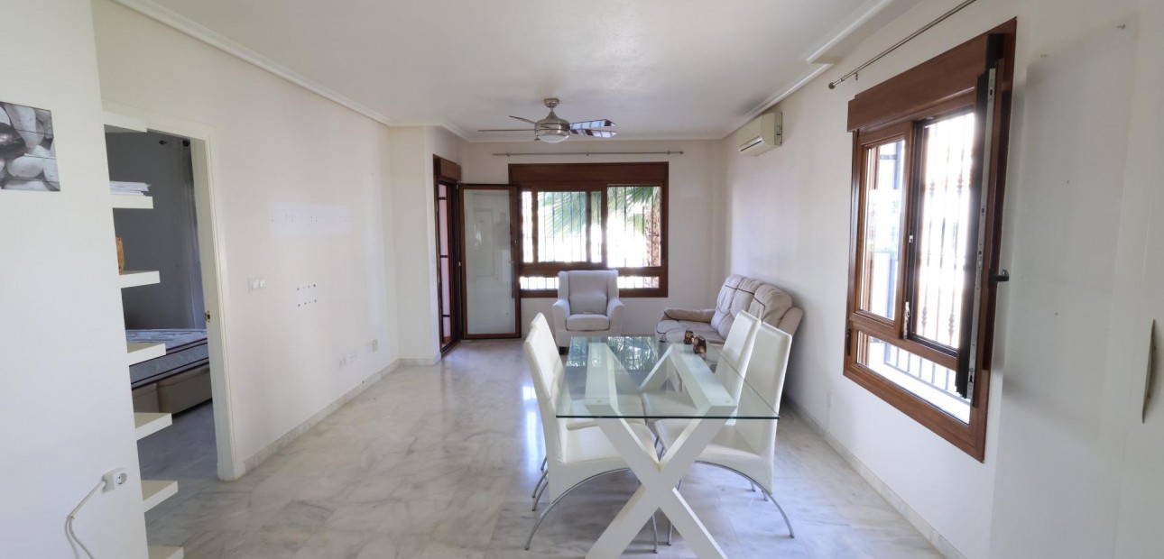 Sale - Apartment / flat -
Orihuela Costa - PAU 8