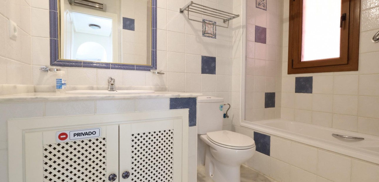 Sale - Apartment / flat -
Orihuela Costa - PAU 8
