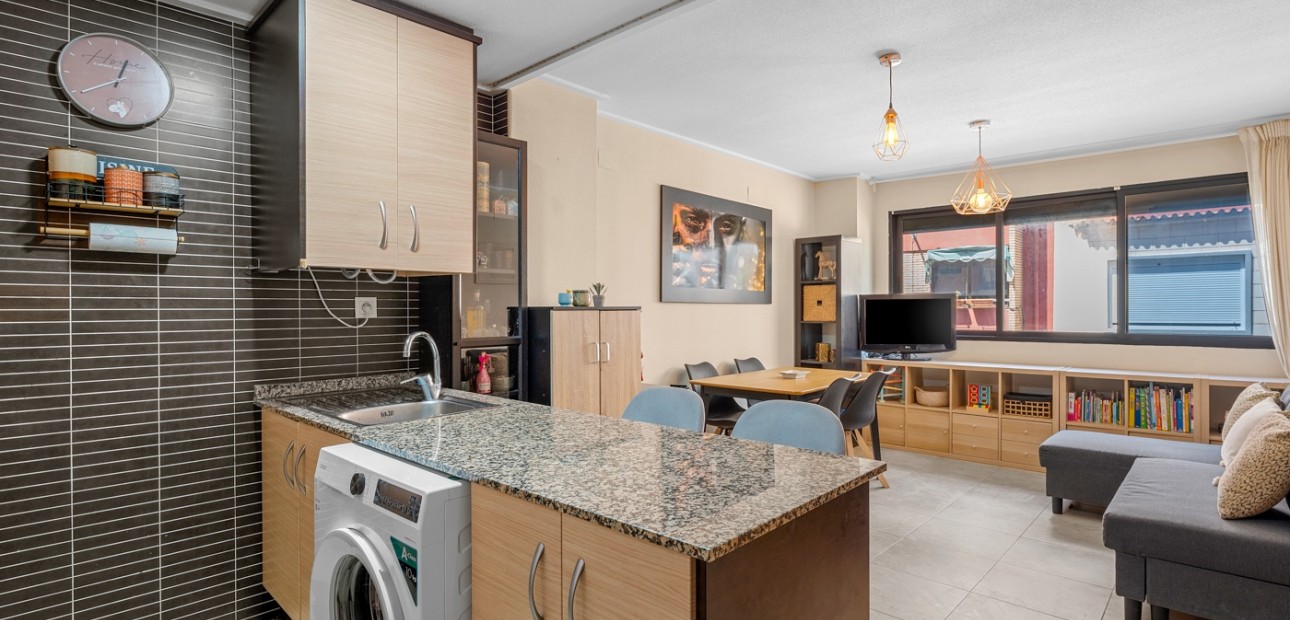 Sale - Apartment / flat -
Alicante - Alicante - City