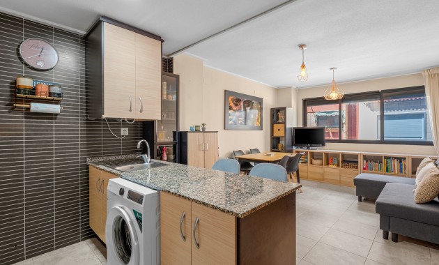 Sale - Apartment / flat -
Alicante - Alicante - City
