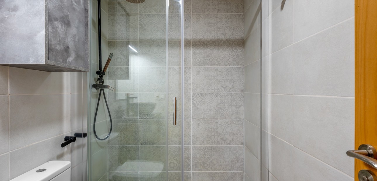 Sale - Apartment / flat -
Alicante - Alicante - City