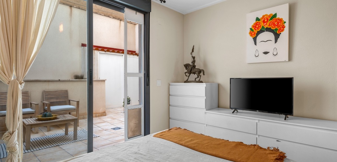 Sale - Apartment / flat -
Alicante - Alicante - City