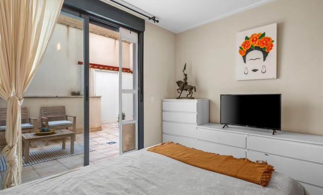 Sale - Apartment / flat -
Alicante - Alicante - City