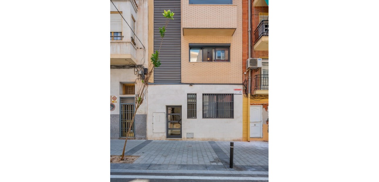 Sale - Apartment / flat -
Alicante - Alicante - City