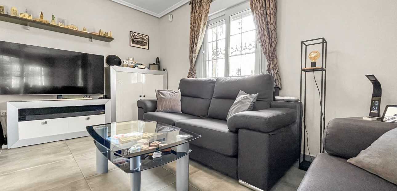 Sale - Detached Villa -
Orihuela Costa - Los Dolses