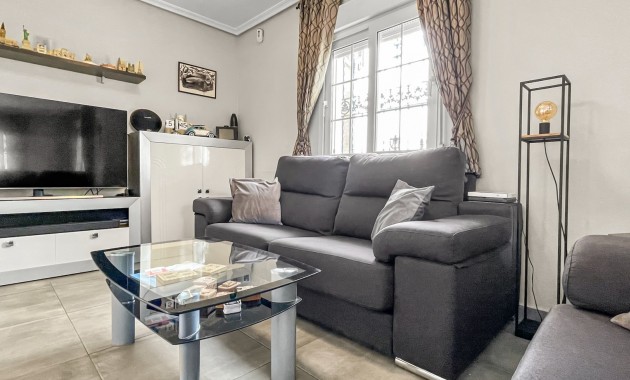 Sale - Detached Villa -
Orihuela Costa - Los Dolses