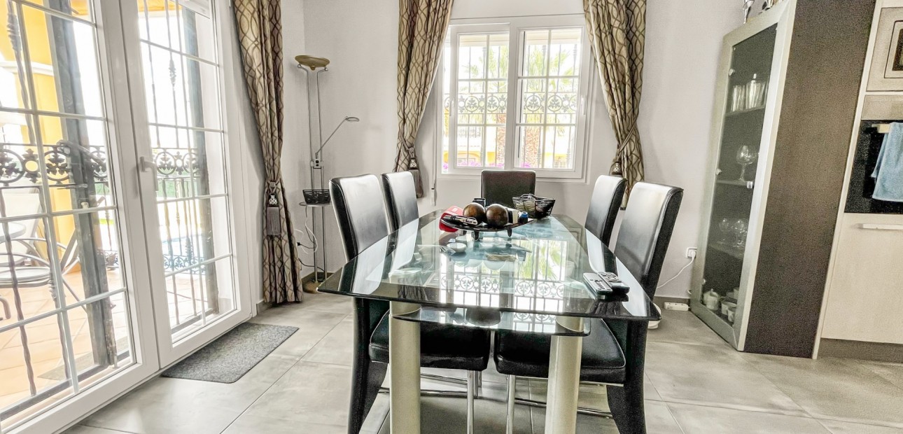 Sale - Detached Villa -
Orihuela Costa - Los Dolses