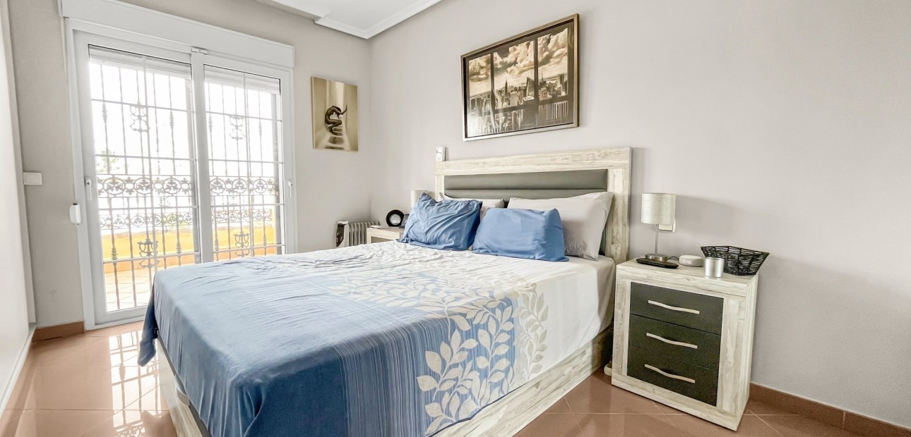 Sale - Detached Villa -
Orihuela Costa - Los Dolses