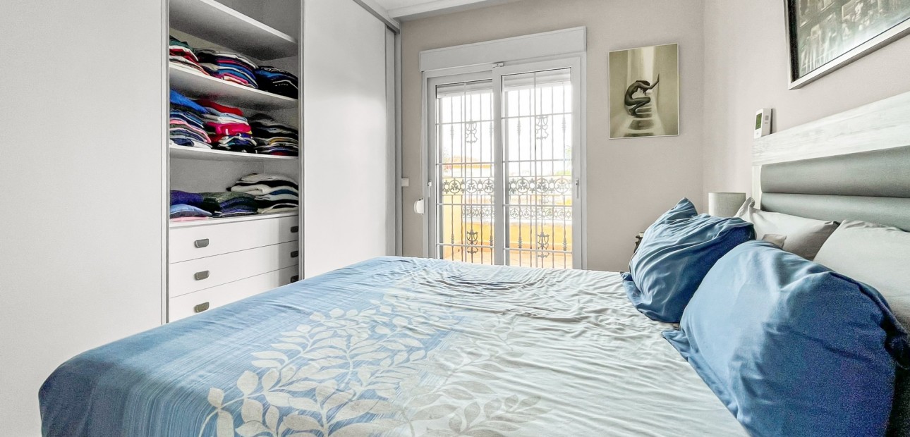 Sale - Detached Villa -
Orihuela Costa - Los Dolses