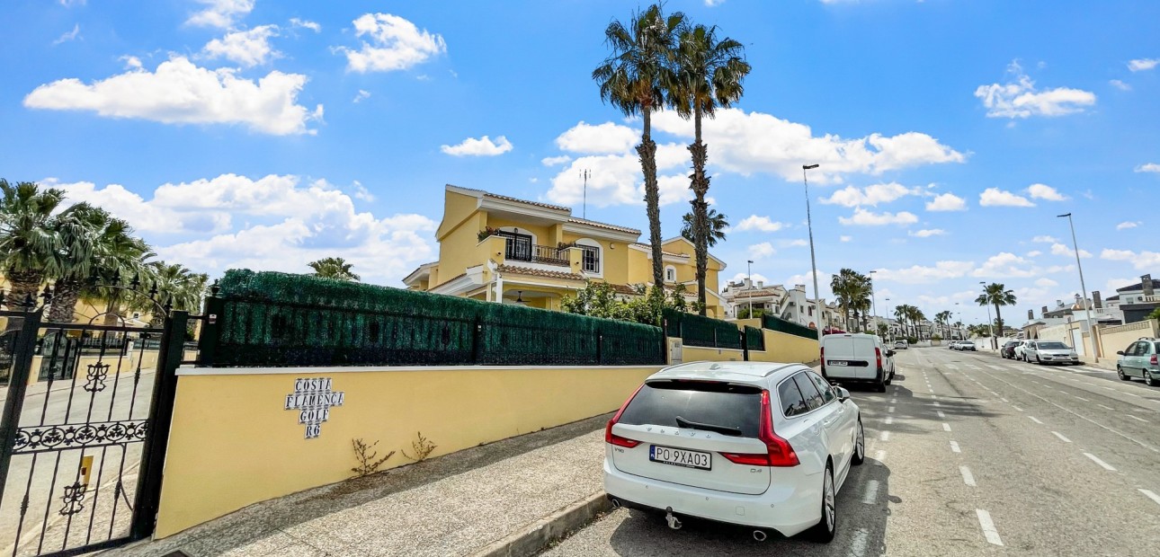 Sale - Detached Villa -
Orihuela Costa - Los Dolses