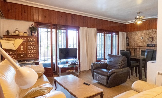 Sale - Detached Villa -
Orihuela Costa - Dehesa de Campoamor