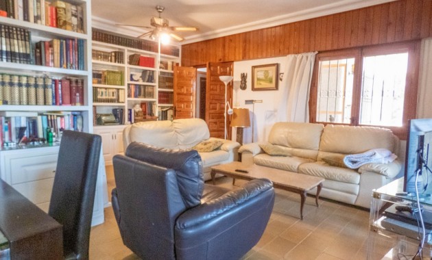Sale - Detached Villa -
Orihuela Costa - Dehesa de Campoamor