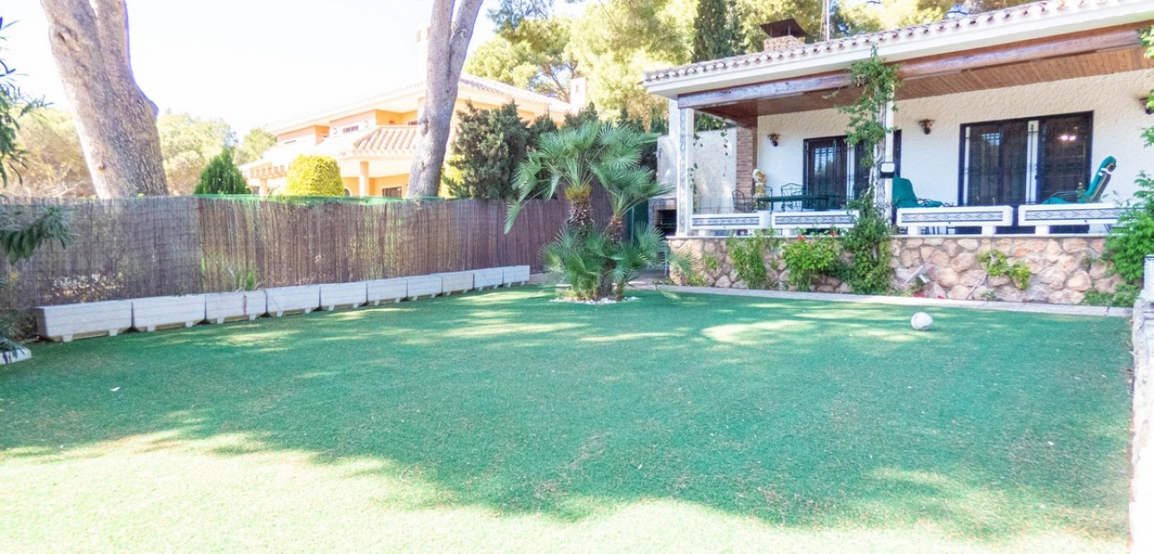 Sale - Detached Villa -
Orihuela Costa - Dehesa de Campoamor