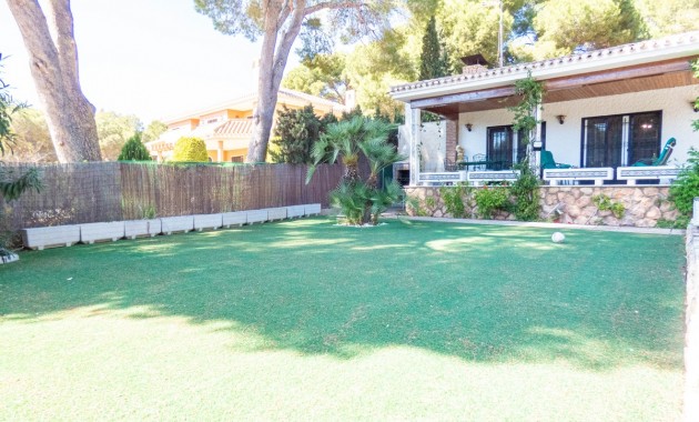 Sale - Detached Villa -
Orihuela Costa - Dehesa de Campoamor