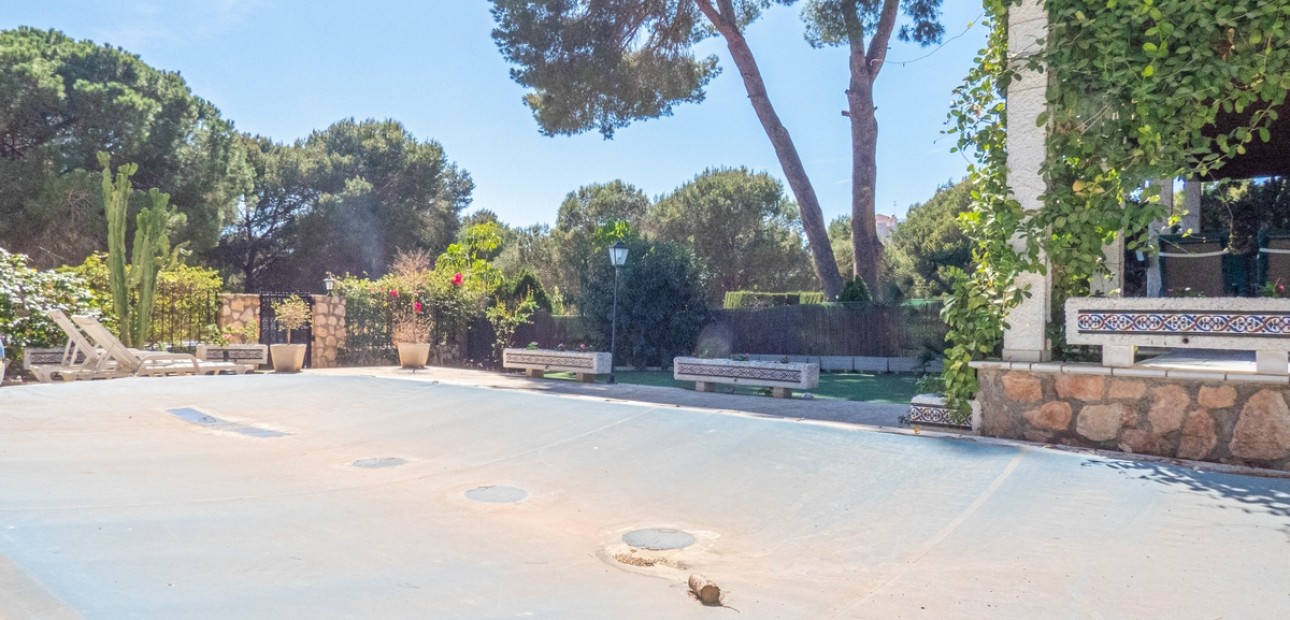 Sale - Detached Villa -
Orihuela Costa - Dehesa de Campoamor