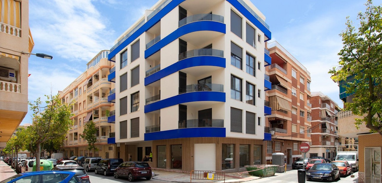 Sale - Apartment / flat -
Torrevieja - Torrevieja - Centre
