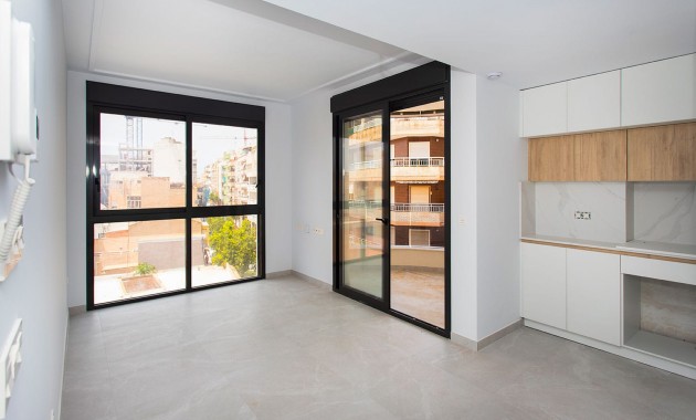 Sale - Apartment / flat -
Torrevieja - Torrevieja - Centre