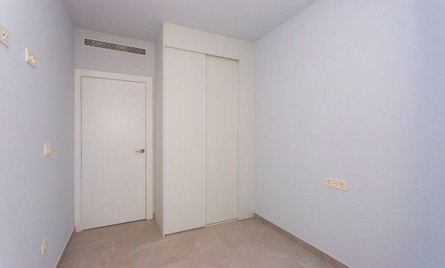 Sale - Apartment / flat -
Torrevieja - Torrevieja - Centre