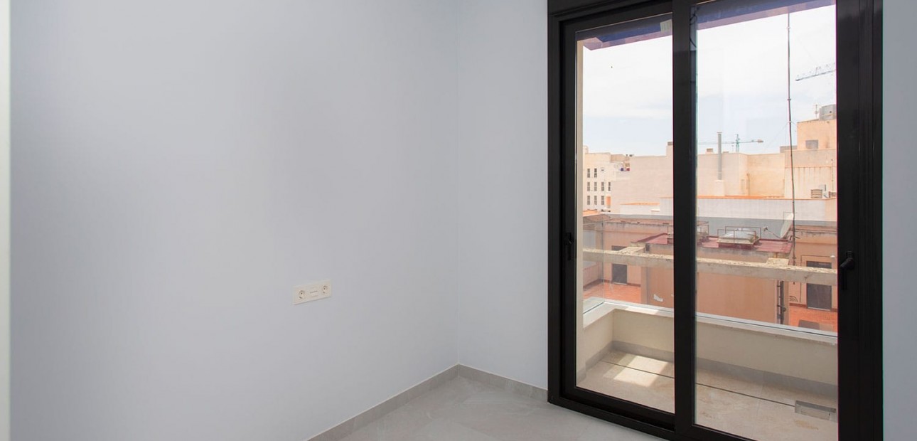 Sale - Apartment / flat -
Torrevieja - Torrevieja - Centre