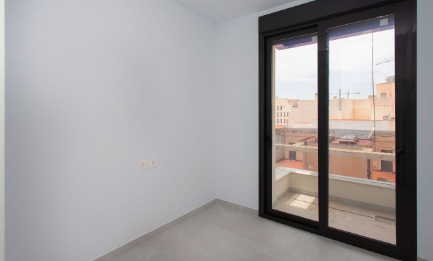 Sale - Apartment / flat -
Torrevieja - Torrevieja - Centre