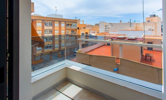 Sale - Apartment / flat -
Torrevieja - Torrevieja - Centre