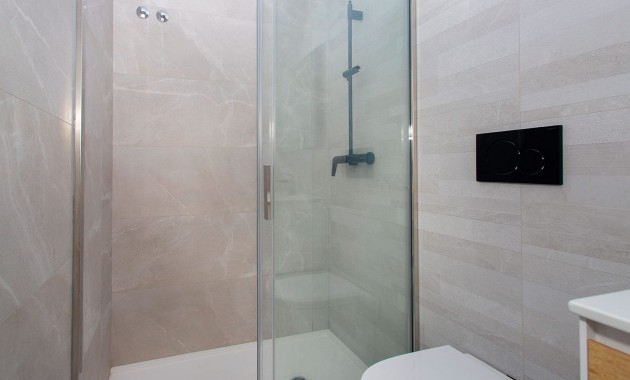 Sale - Apartment / flat -
Torrevieja - Torrevieja - Centre