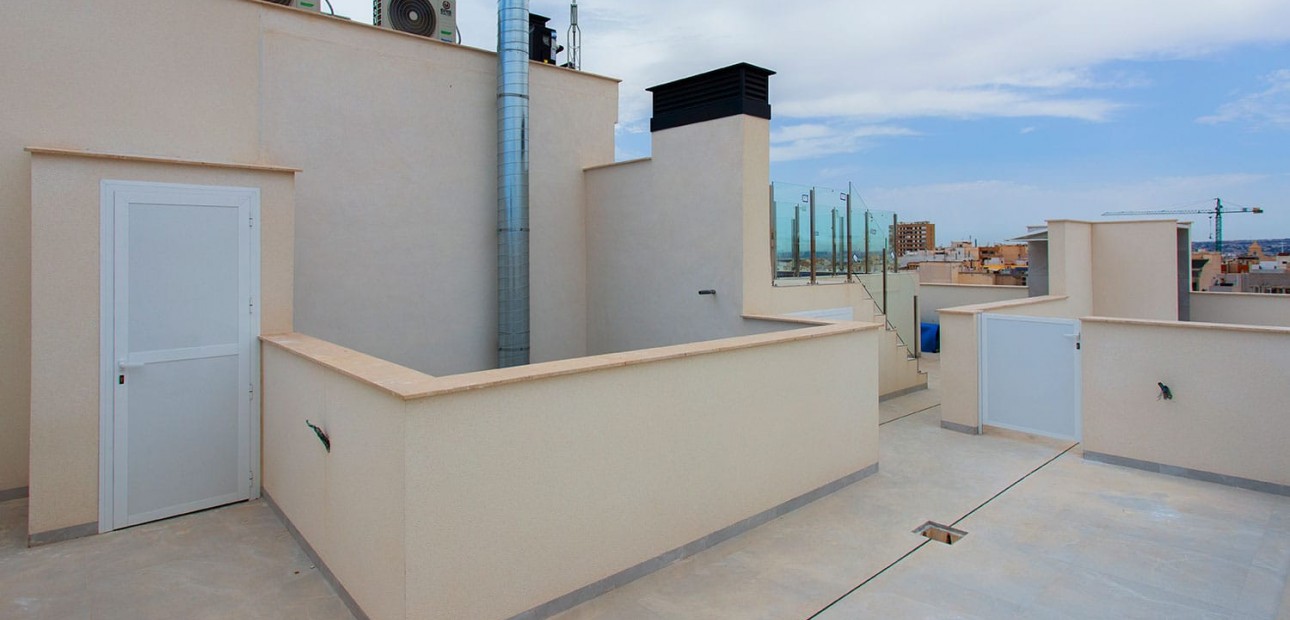 Sale - Apartment / flat -
Torrevieja - Torrevieja - Centre
