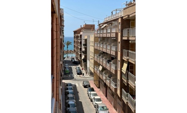 Sale - Apartment / flat -
Torrevieja - Torrevieja - Centre