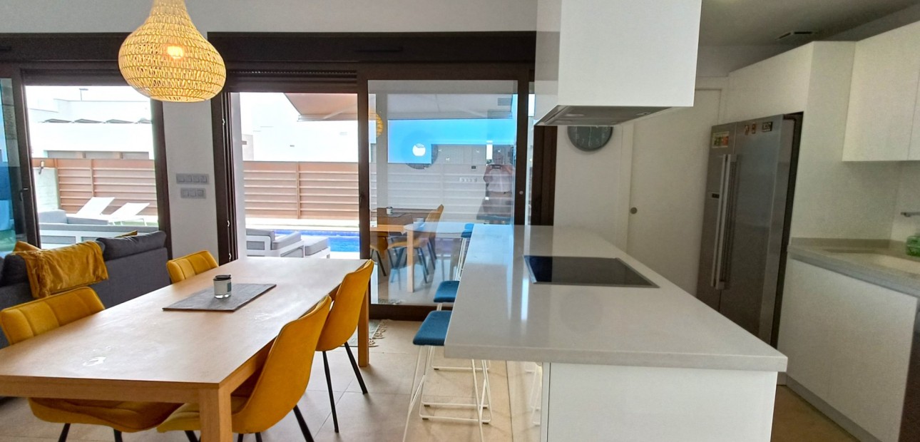 Sale - Detached Villa -
Los Montesinos - Entre Naranjos / Vistabella Golf