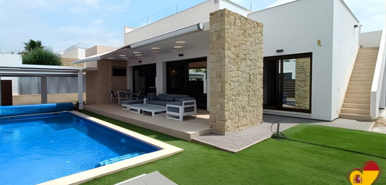 Sale - Detached Villa -
Los Montesinos - Entre Naranjos / Vistabella Golf