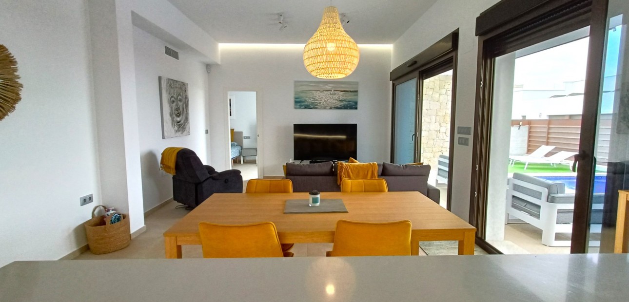 Sale - Detached Villa -
Los Montesinos - Entre Naranjos / Vistabella Golf