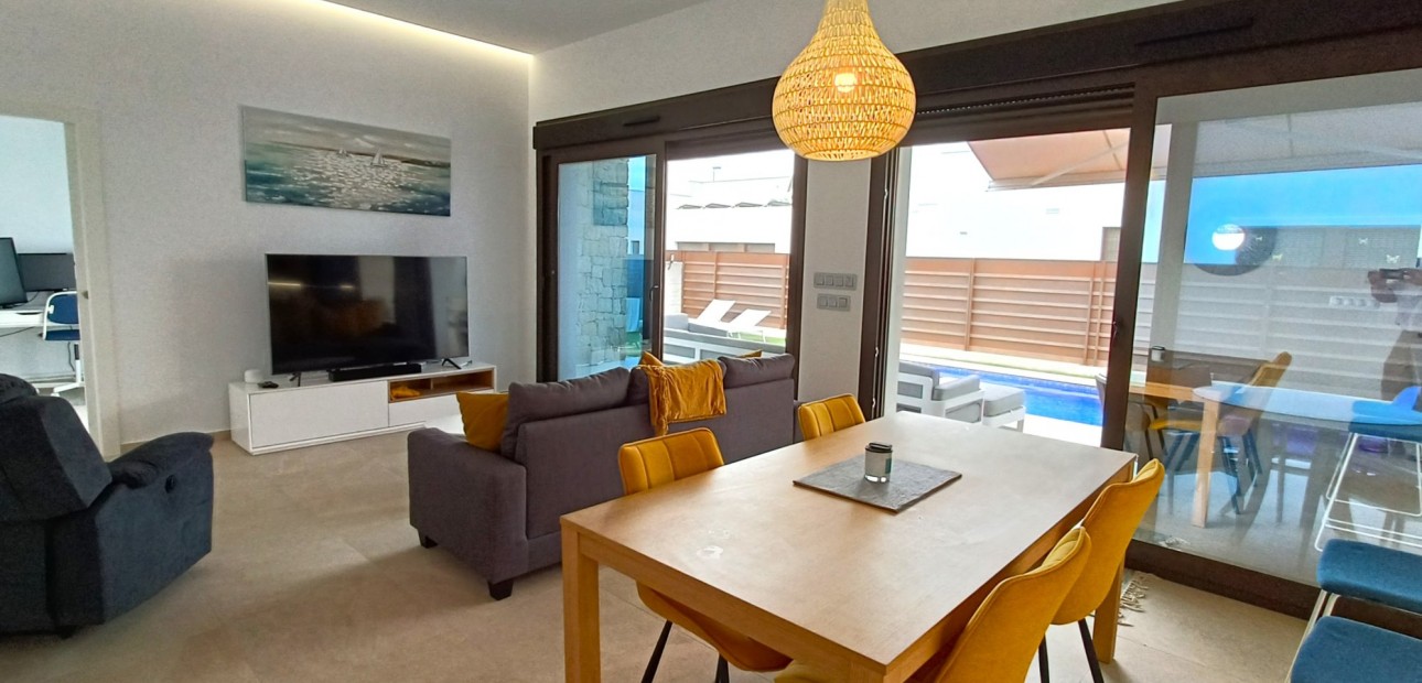 Sale - Detached Villa -
Los Montesinos - Entre Naranjos / Vistabella Golf