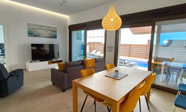 Sale - Detached Villa -
Los Montesinos - Entre Naranjos / Vistabella Golf