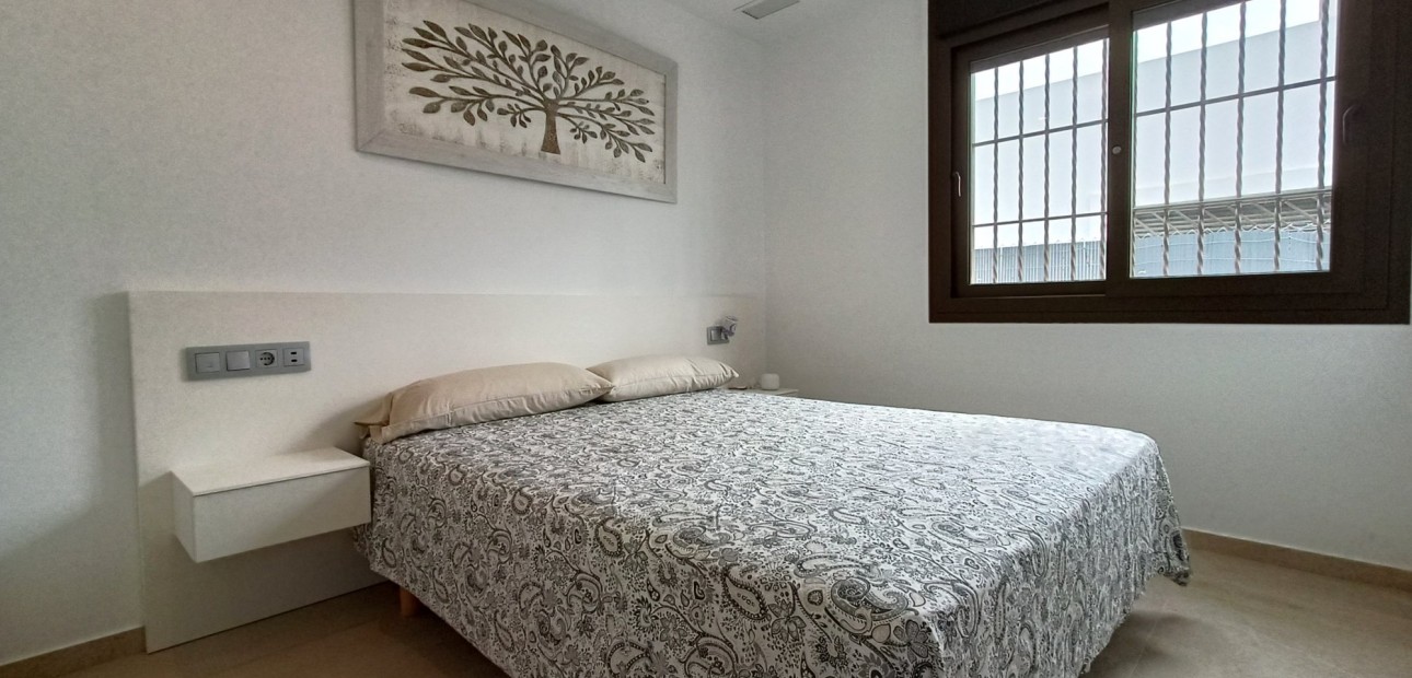 Sale - Detached Villa -
Los Montesinos - Entre Naranjos / Vistabella Golf