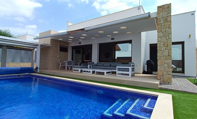 Sale - Detached Villa -
Los Montesinos - Entre Naranjos / Vistabella Golf